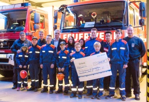 Spende für die Jugendarbeit der Freiwilligen Feuerwehr Alt-Saarbrücken Die Freiwillige Feuerwehr Alt Saarbrücken freut sich über den Spenden-Scheck der co.met (Bild co.met).