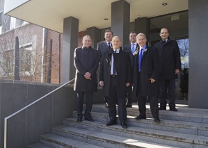 Dr. Falk Ihrig (Stadtwerke Saarbrücken Beteiligungsgesellschaft), Peter Edlinger (Stadtwerke Saarbrücken), Stefan Mohr (Gemeindewerke Heusweiler), Dr. Thomas Severin (Stadtwerke Saarbrücken), Thomas Redelberger (Bürgermeister der Gemeinde Heusweiler) und Wolfgang Karges (Gemeindewerke Heusweiler) beim Partnertreffen am 15. Februar 2017 (von links nach rechts) Verlängerung der Kooperation mit Gemeinde Heusweiler