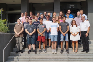 16 junge Frauen und Männer starten in ihr Berufsleben beim Stadtwerke-Konzern. (Bild Stadtwerke Saarbrücken)