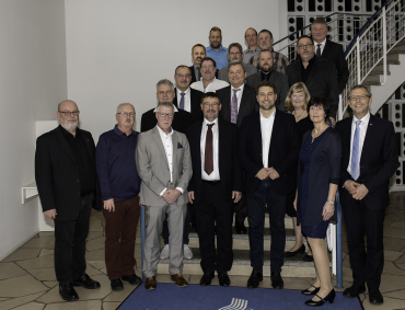 Die Jubilare (25, 40 und 50 Jahre Betriebszugehörigkeit) der Stadtwerke Saarbrücken Netz AG und der Stadtwerke Saarbrü-cken GmbH wurden von Oberbürgermeister Uwe Conradt, den Stadtwerke-Geschäftsführern Peter Edlinger und Franz-Josef Johann sowie dem Stadtwerke Saarbrücken Netz-Vorstand Frank Ackermann sowie den Betriebsräten Andreas Lo-rang und Alwin Kleinbauer geehrt. (Bildquelle Stadtwerke Saarbrücken). Image