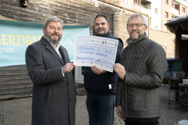 Scheckübergabe Wärmestube - Von links: Peter Edlinger, Klaus Birkenberger, Franz-Josef Johann Image