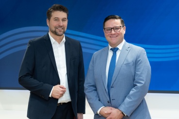 Oberbürgermeister Uwe Conradt mit neuem Geschäftsführer des Stadtwerke-Konzerns Image